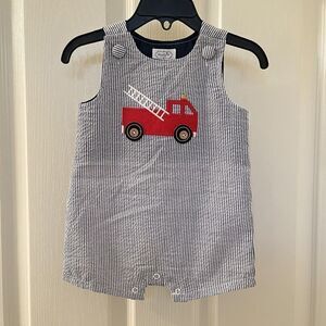 Mud Pie Firetruck Applique Jon Jon Romper Seersucker Boys Size 6-9 Months NWT